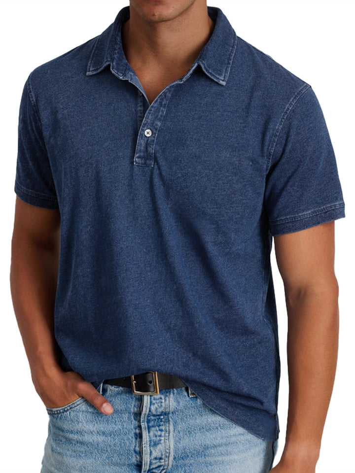 Zeitloses Herren Polohemd mit klassischem Schnitt. Ideal für stilvolle Freizeitlooks und Business Casual.