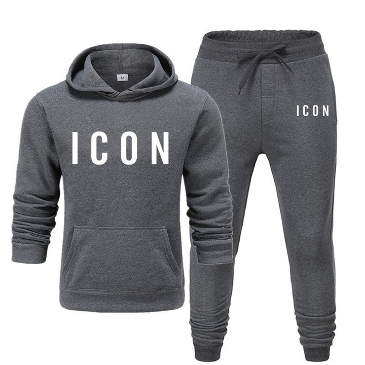 Entspannter Herren Hoodie und Jogginghosen Set. Perfekt als Loungewear oder für Freizeitaktivitäten.