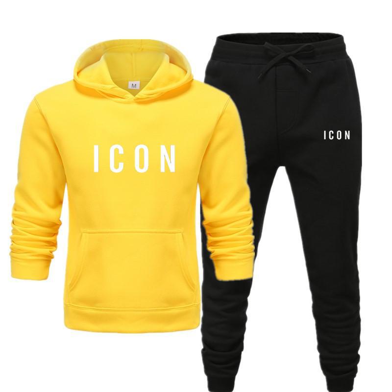 Warmer Herren Hoodie Set für den Winter. Gemütliche Jogginghose und Kapuzenpullover für Männer.