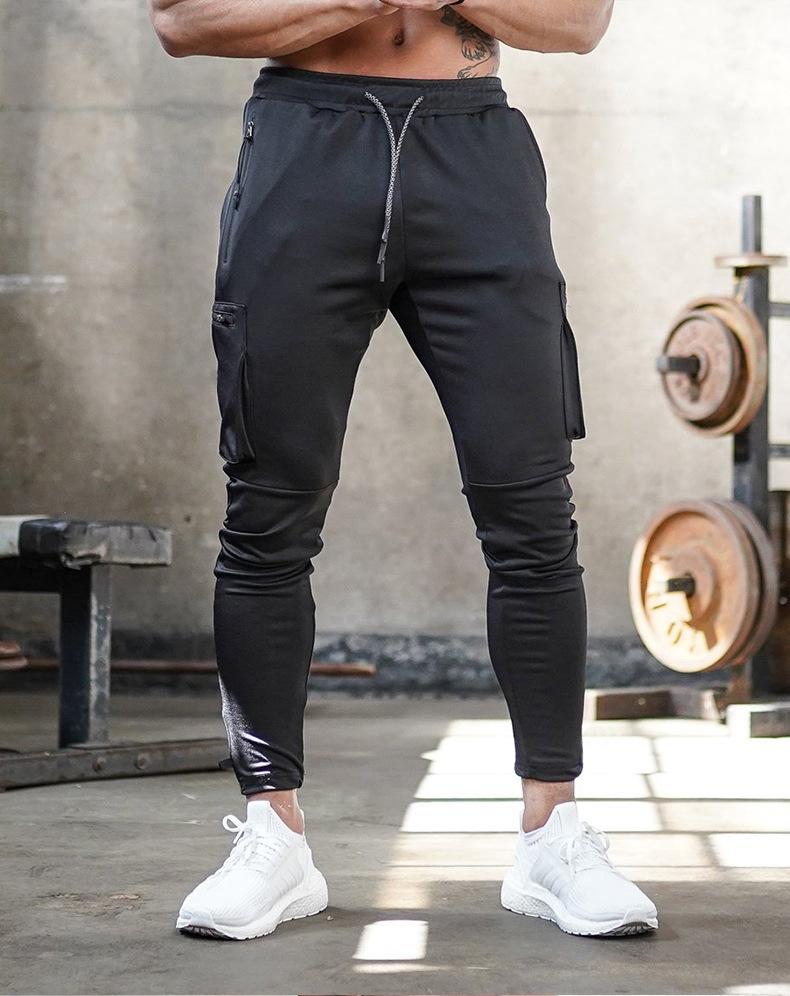 Nahaufnahme des atmungsaktiven Materials der Herren Sporthose für optimales Klima.