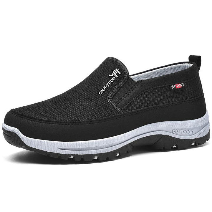 Ganztägiger Komfort: Herren Slip-On John mit Fußgewölbestütze, atmungsaktiv und rutschfest. Der ideale Begleiter.