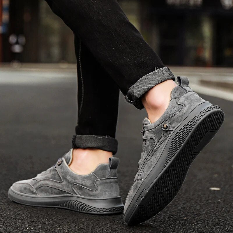 Detailaufnahme: Flexible Sohle der Herren Komfort Sneaker für optimale Bequemlichkeit.