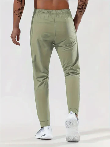 Robuste Herren Sport-Jogger, strapazierfähig und dehnbar, ideal für anspruchsvolles Training und täglichen Gebrauch.