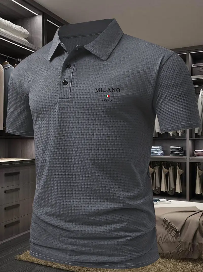 Komfortables, atmungsaktives Herren Kurzarm-Golfhemd, perfekte Sportbekleidung für sonnige Tage.