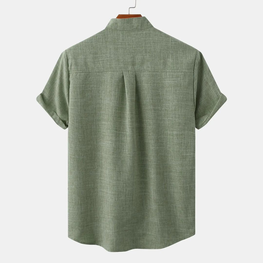 Herren Kurzarm Hemd, leicht & atmungsaktiv, ideal für warme Sommertage, in modernem Button-Down-Stil.