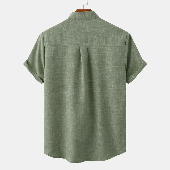 Herren Kurzarm Hemd, leicht & atmungsaktiv, ideal für warme Sommertage, in modernem Button-Down-Stil.