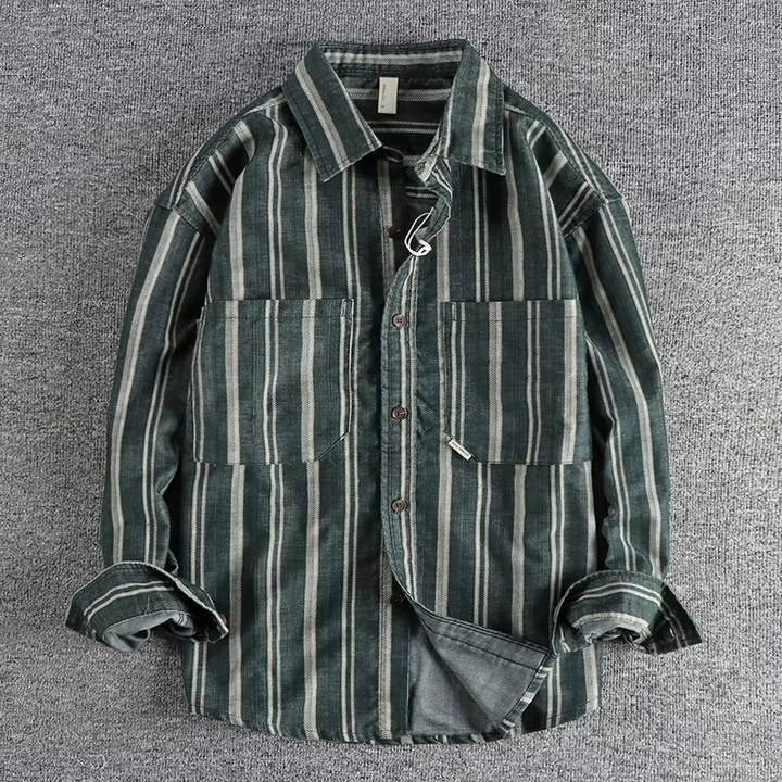 Stilvolles Herren Freizeithemd gestreift, Langarm. Perfekt für Business Casual und moderne Männer Looks.