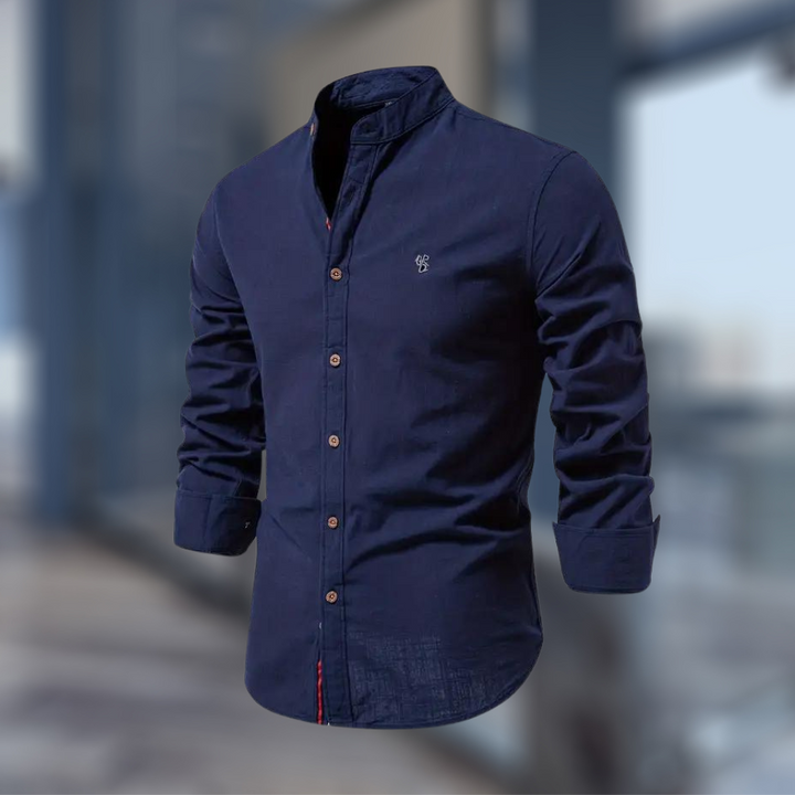 Detailaufnahme des Kragens am stilvollen Herren Langarm Poloshirt, perfekt für Business Casual.