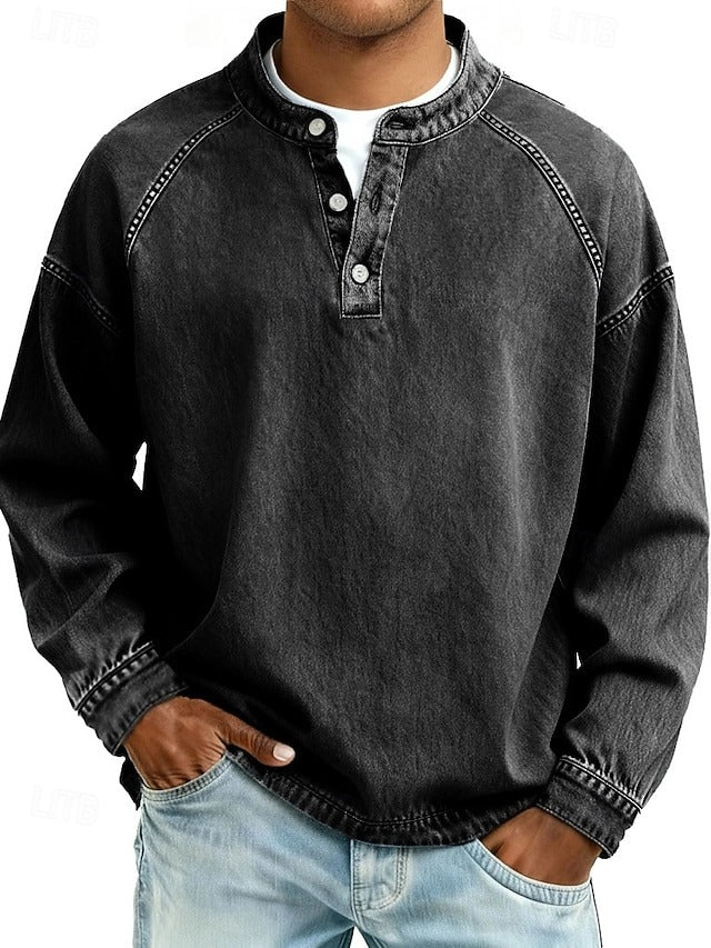 Stylisches Herren Henley Langarmshirt in Schwarz mit Knopfleiste. Perfekt für casual Looks & Komfort.