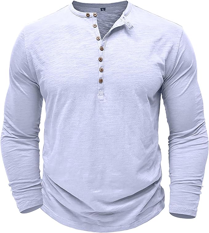 Frontansicht: Mann posiert in einem lässigen, locker geschnittenen Herren Langarmshirt, vielseitige Herrenmode.