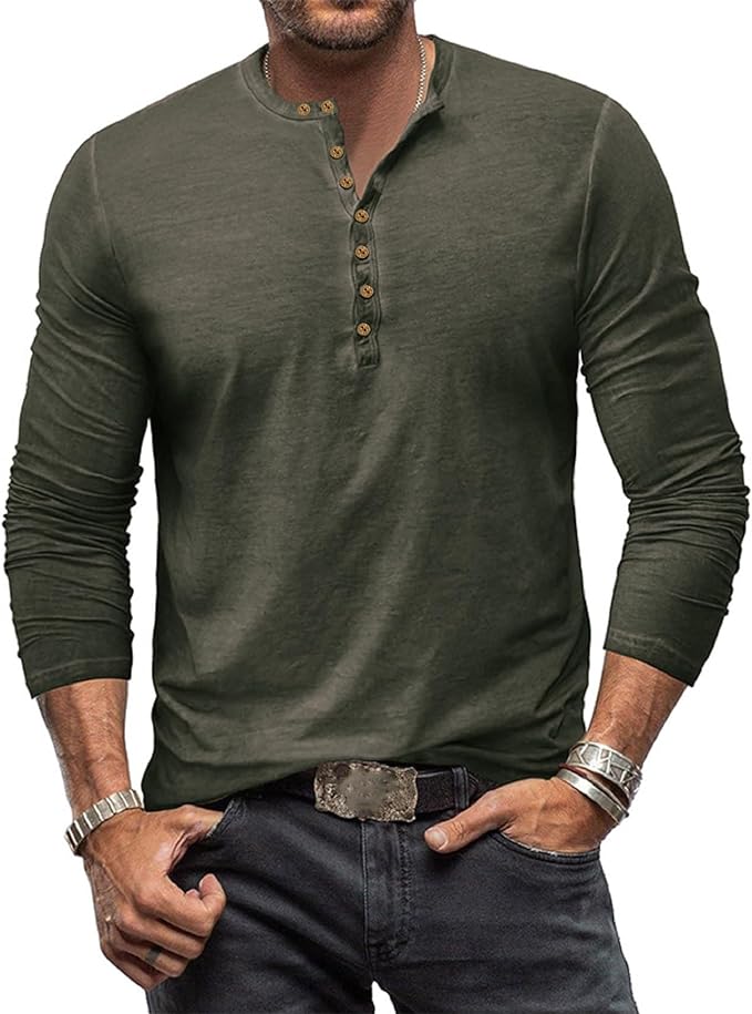 Seitliche Ansicht eines Mannes im lässigen Herren Langarmshirt, ideal für Freizeit- und Alltagskleidung.