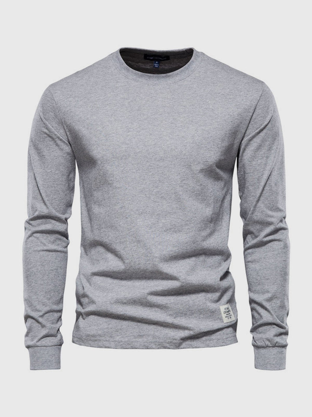 Trendiges Herren Langarmshirt mit Rundhalsausschnitt, Braun. Für einen lässigen, modernen Look in Frühling und Herbst.