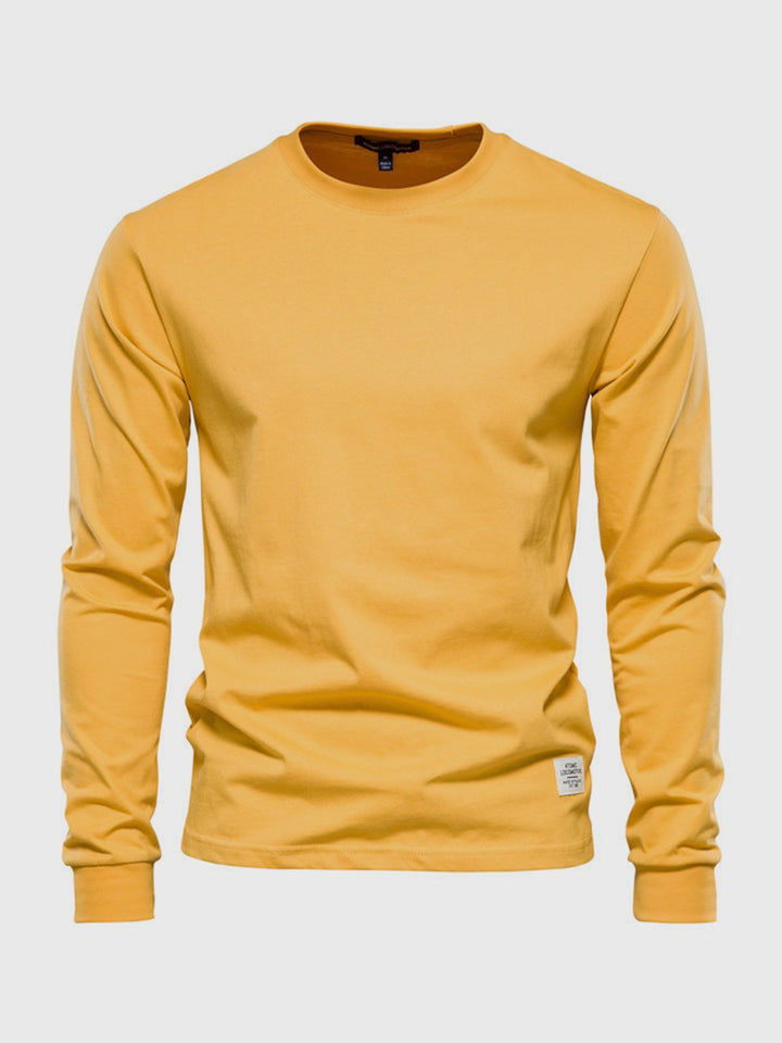 Modernes Herren Langarmshirt mit Rundhals, Schwarz. Komfortables Oberteil für vielseitige Casual-Outfits, ganzjährig tragbar.