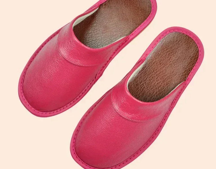 Stilvolle Herren Lederpantoffeln Lucas: Bequeme Wohnschuhe für den Mann, garantieren Wärme und Eleganz.
