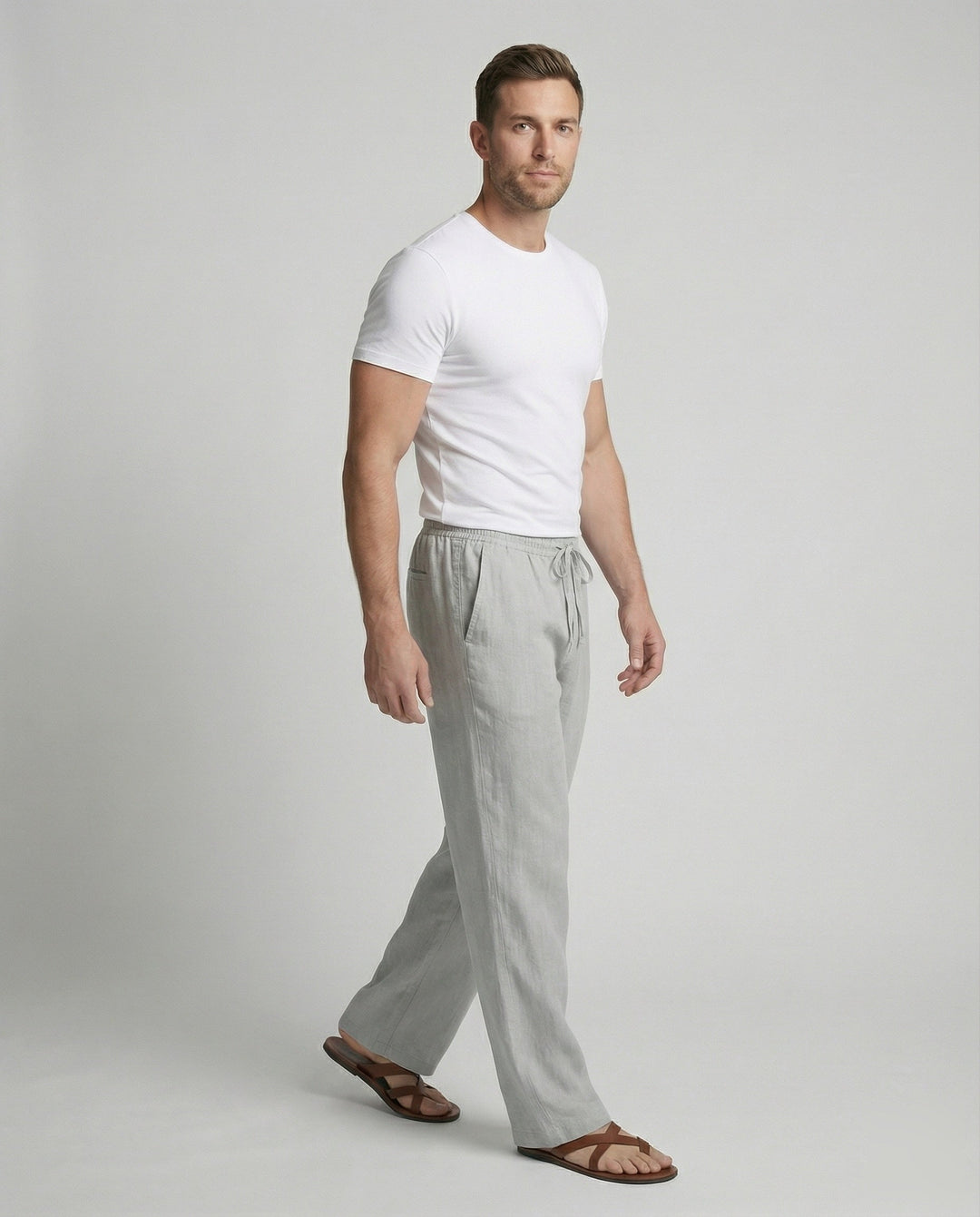 Bequeme Herren Freizeithose im Zen Stil; weich, atmungsaktiv & perfekt zum Entspannen.