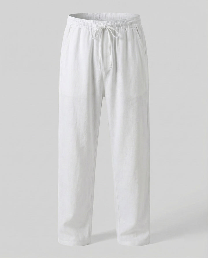 Detailaufnahme: Elastischer Bund und verstellbarer Kordelzug einer Herren Loungehose.