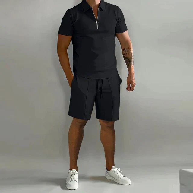 Elegantes Herren Sommerset: Poloshirt & Shorts. Perfekt für Casual Looks, Strandtage oder Urlaubsreisen.