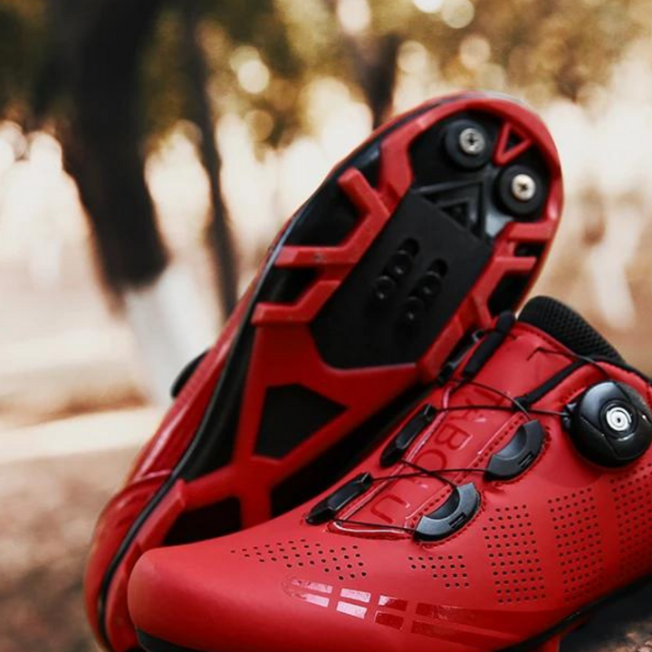 Atmungsaktive Herren Radschuhe, orthopädisch & leicht, garantieren hohen Komfort und Performance bei jeder Fahrradtour.