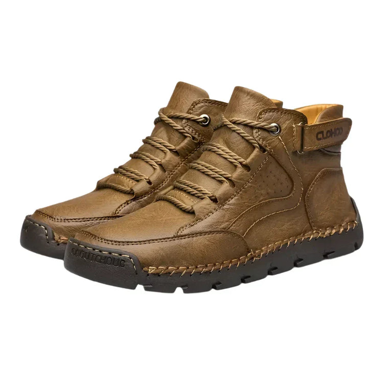 Robuste, rutschfeste Herren Orthopädische Wanderschuhe mit Profilsohle für sicheren Halt im Gelände.