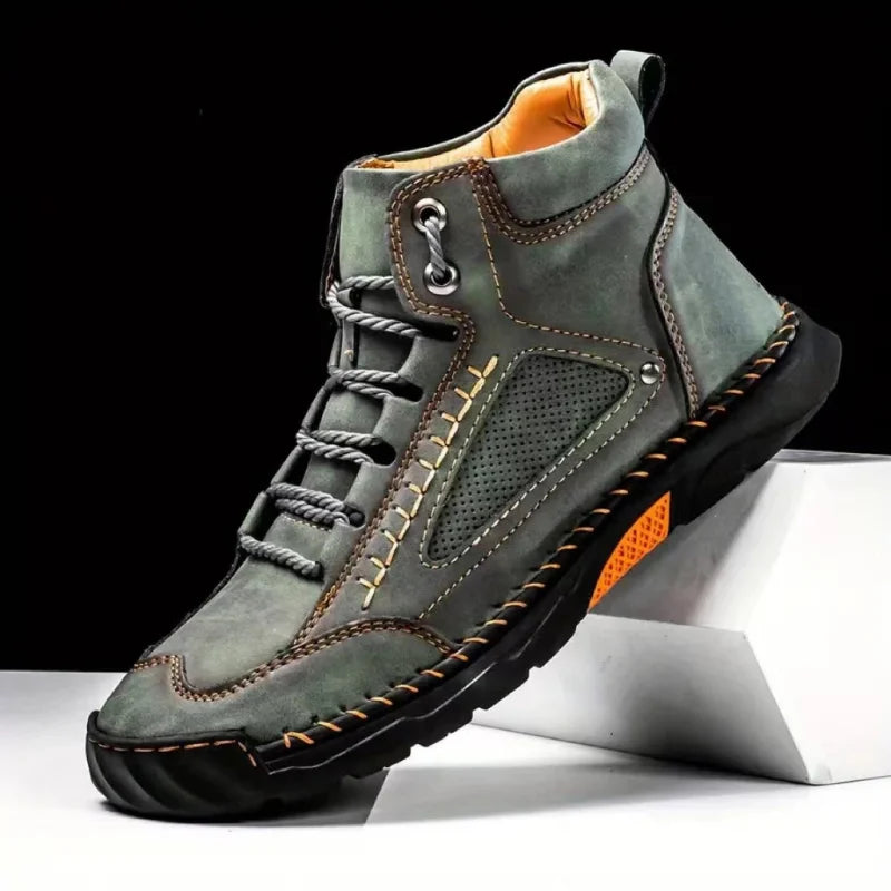 Herren Wanderschuh Angus, ideal für leichte bis mittelschwere Wanderwege. Robust, bequem & langlebig.