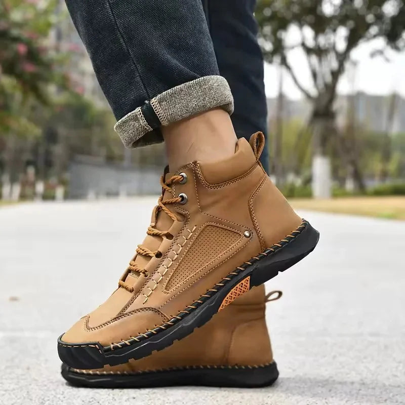 Rutschfester Herren Outdoorschuh Angus, sicherer Halt auf allen Untergründen. Perfekt für Alltag & Trekking.