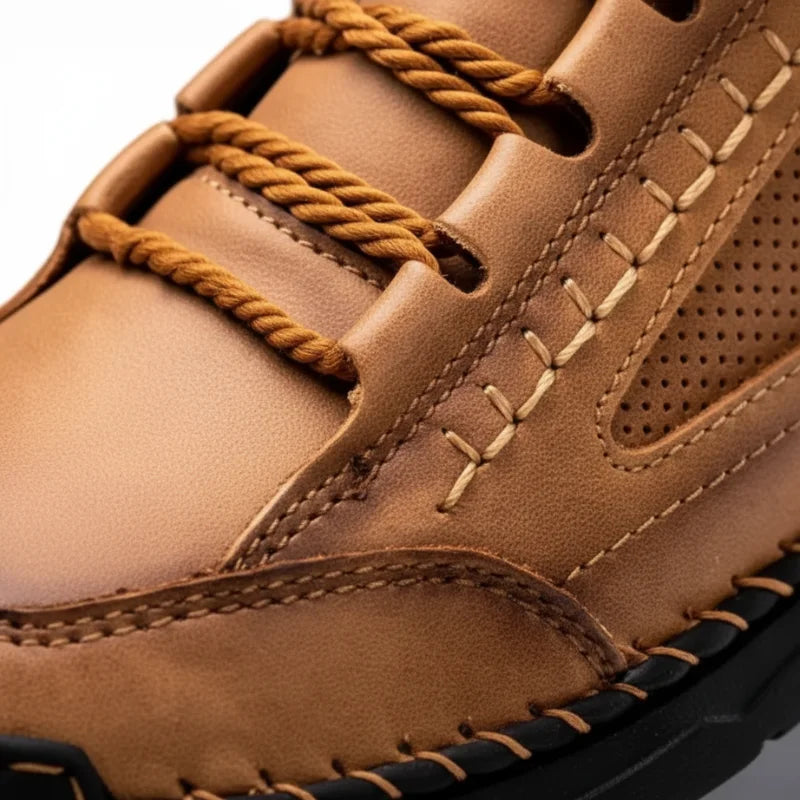 Vorderansicht Herren Outdoorschuh Angus, robuste Zehenkappe schützt bei Wanderungen. Sicher & bequem.