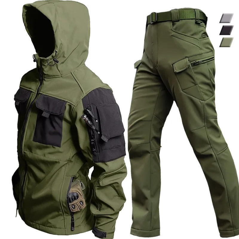 Komfortables Herren Softshell Set, wasserabweisend & winddicht, für Wandern, Trekking & alltägliche Freizeitkleidung.