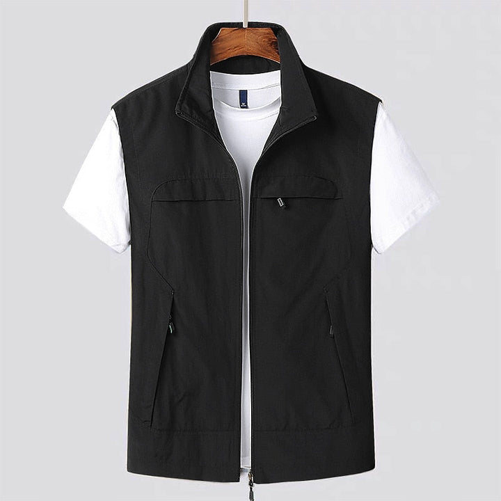 Funktionale Herren Freizeitweste, leicht und atmungsaktiv, ideal als Reise- und Outdoorbekleidung.