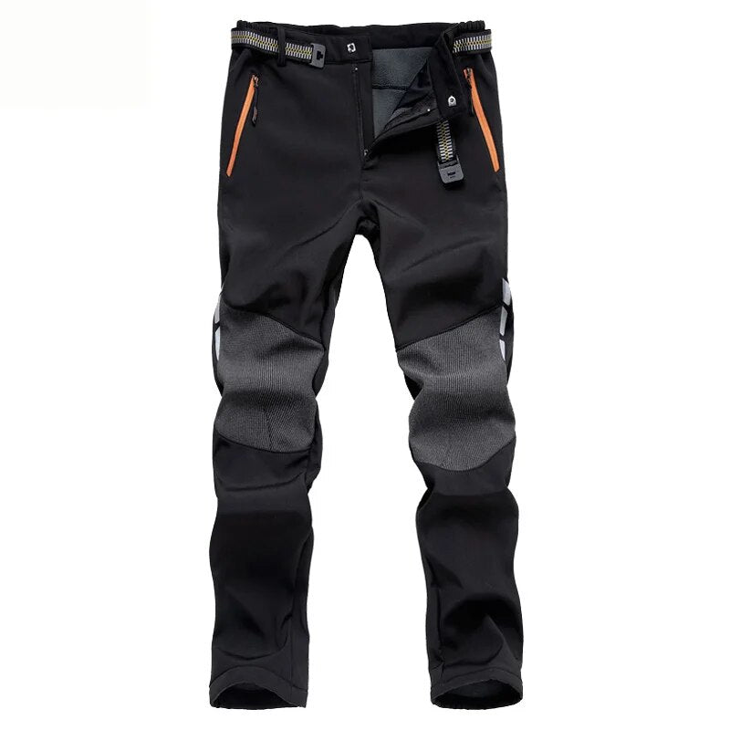 Robuste Herren Winter-Trekkinghose, wasserdicht für Camping & kalte Outdoor-Erlebnisse.