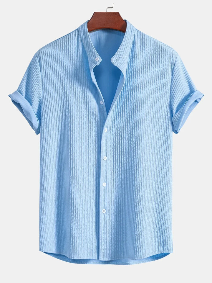 Herren Polo Shirt mit Stehkragen, elegant & komfortabel. Ideal für Business Casual & Freizeit.