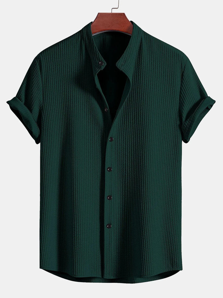 Atmungsaktives Herren Kurzarm Polo Shirt mit Stehkragen. Bequem & stylisch für jede Gelegenheit.