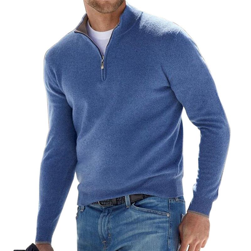 Nahaufnahme Reißverschluss & feine Strickstruktur des stilvollen Herren Pullovers.