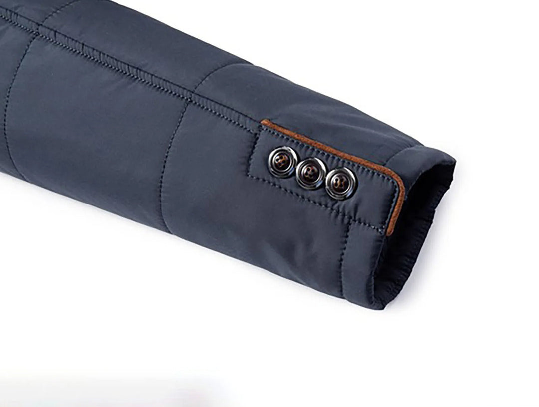 Hochwertige Herren Winterjacke, warm gefüttert & wasserabweisend, für maximalen Komfort.