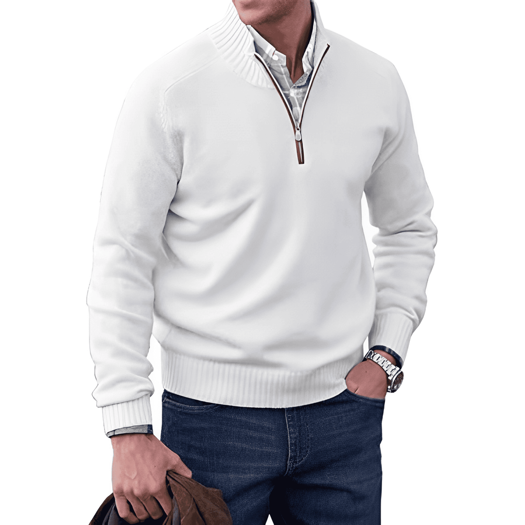 Moderner Langarm Herrenpullover mit halbem Reißverschluss, beige, vielseitig kombinierbar für Herbstmode.