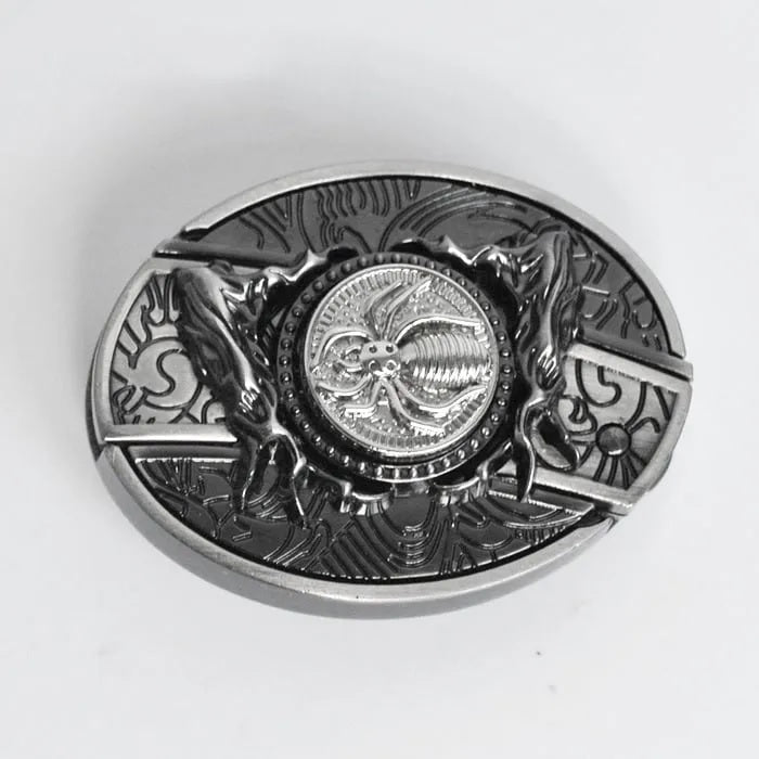 Vintage-Look: Herren-Gürtel mit einzigartiger Metallschnalle im Punk-Design.