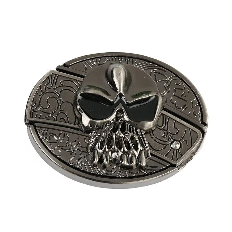 Einzigartiger Herren-Gürtel im Punk-Stil mit cooler Metallschnalle & auffälligem Design.