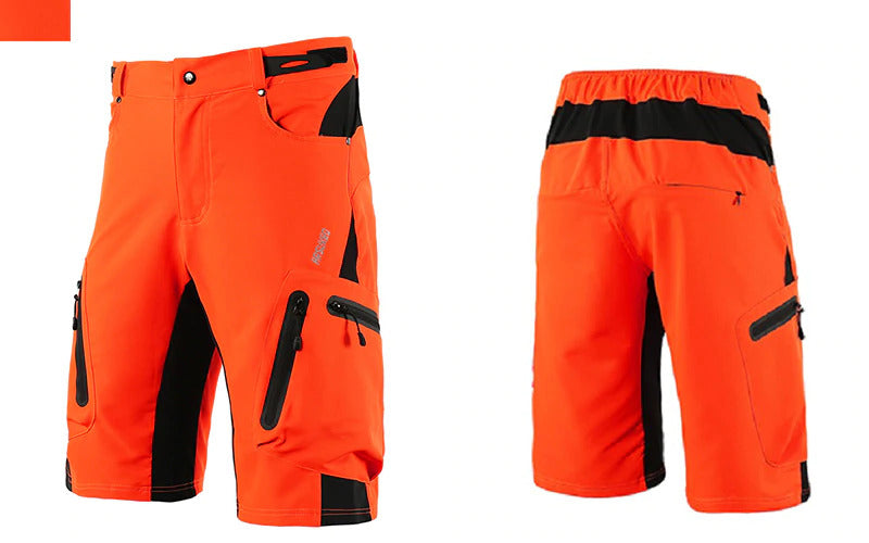 Schwarze Herrenshorts, ideal für Fahrradtouren. Komfortable Radhose mit guter Passform.