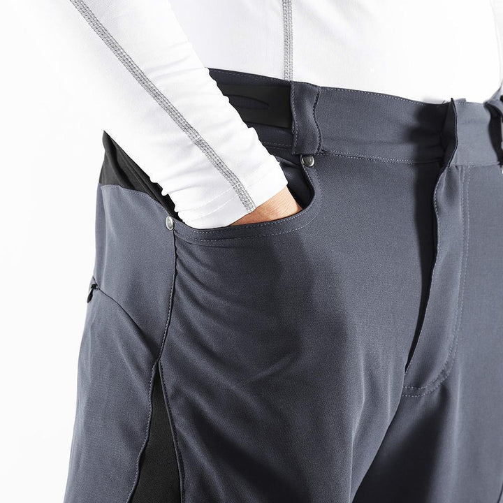 Strapazierfähige Outdoor-Shorts für Herren. Robuste Radhose, perfekt für jedes Abenteuer.