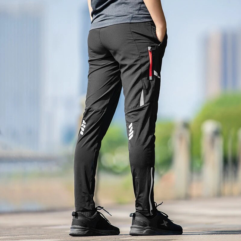 Herren Radlerhose, leicht & atmungsaktiv für lange Fahrradfahrten. Maximaler Komfort für Radfahren im Sommer.