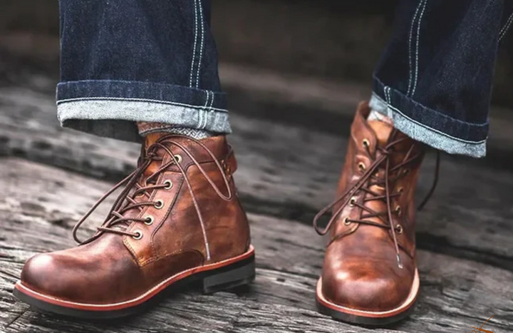 Elegante Herren Retro Stiefel bieten zeitlosen Stil und robusten Komfort. Perfekte klassische Schuhe für Männer.