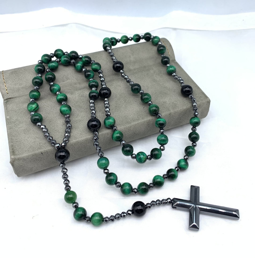 Trendige Männerkette: Rosenkranz mit wertvollen Edelsteinen & Kreuz-Symbol.