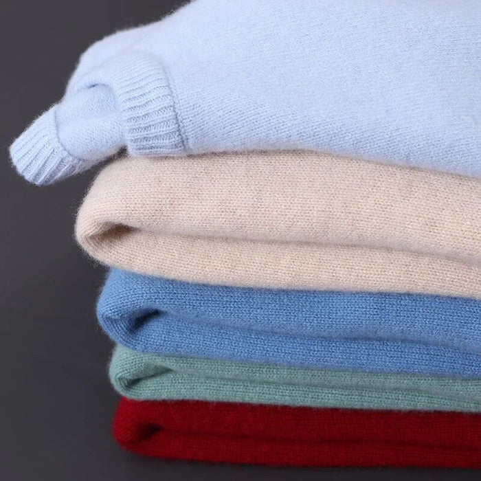 Roter Herren Rundhals-Pullover Aidan. Komfortabler Langarm-Strickpullover, ideal für Winter und Freizeit.