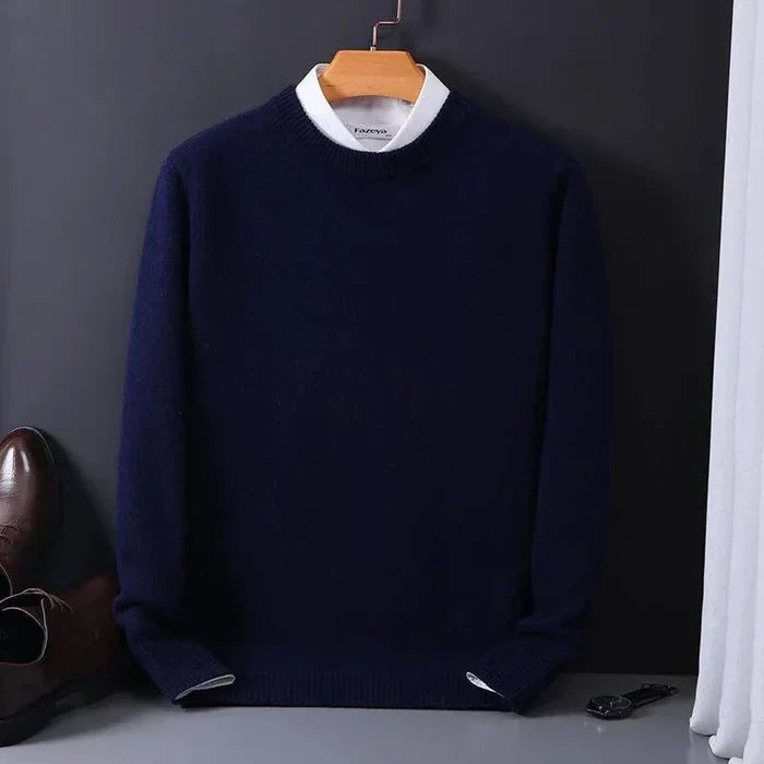 Herren Rundhals-Pullover Aidan für elegante Herrenmode. Vielseitiger Langarm-Strickpullover in Schwarz.