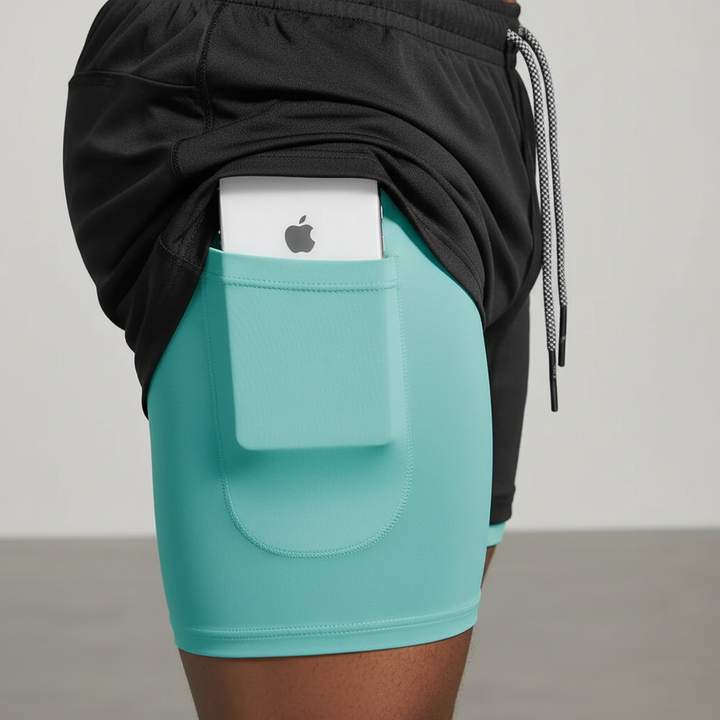 Rückansicht der doppellagigen RunVibeX Laufshorts für Herren, Activewear mit Komfort.