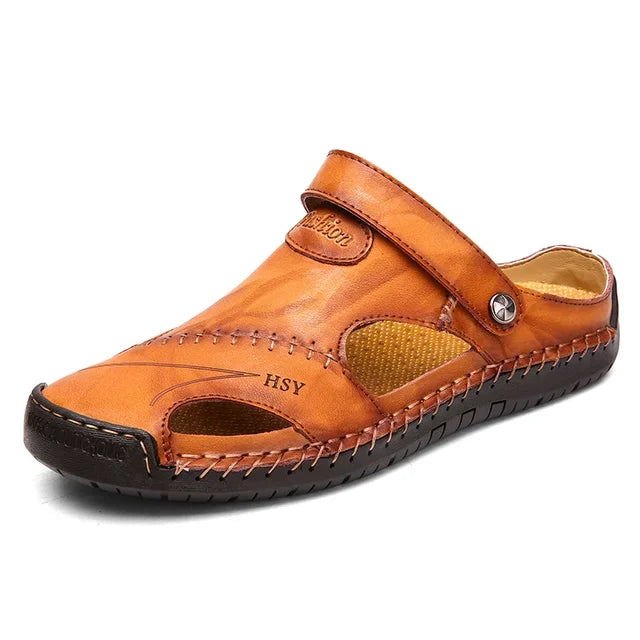 Leichte Herren Sandale Jake. Atmungsaktive geschlossene Zehenpartie, weiches Fußbett für maximalen Gehkomfort im Sommer.