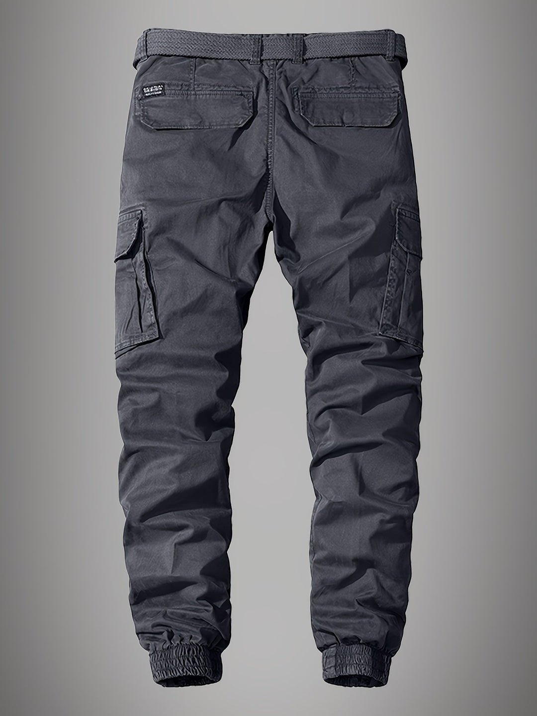 Rückansicht der Herren Cargohose "James" mit Gesäßtaschen, schmaler Schnitt und bequeme Passform für Komfort.