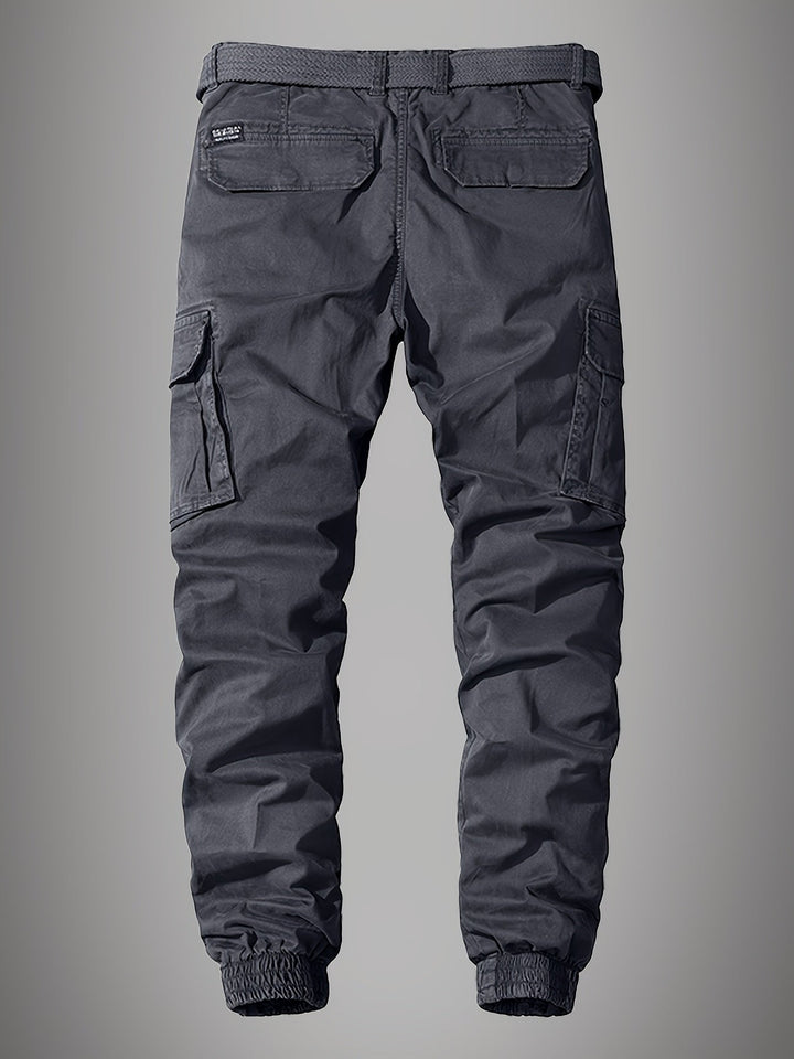 Rückansicht der Herren Cargohose "James" mit Gesäßtaschen, schmaler Schnitt und bequeme Passform für Komfort.