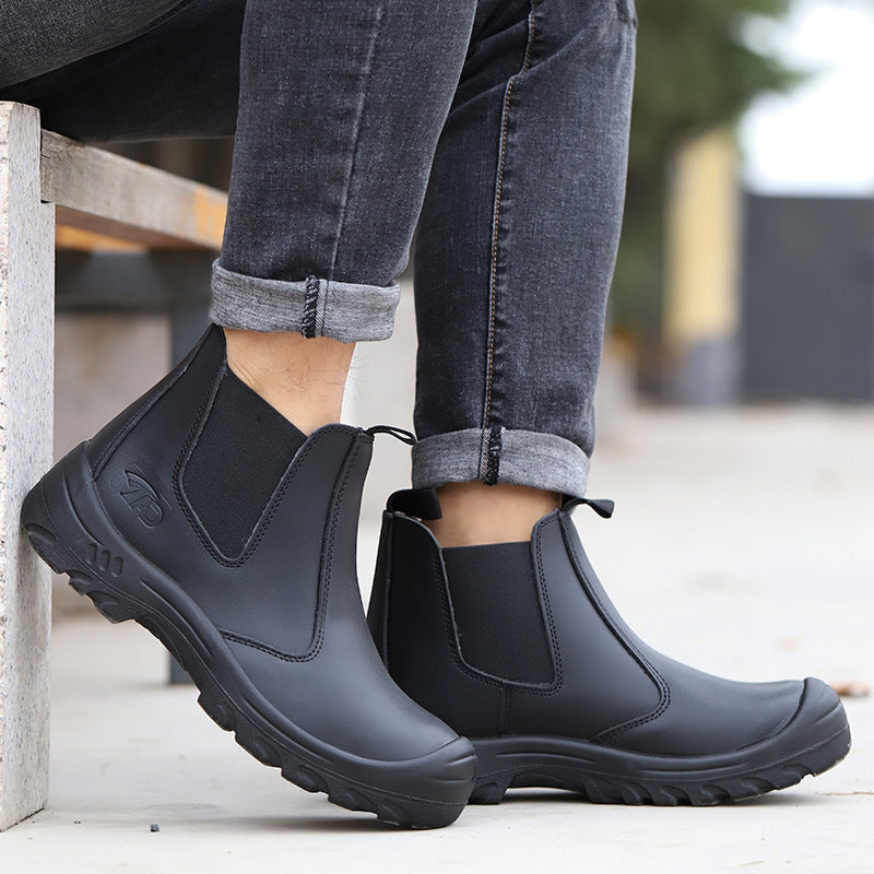 Schwarze Herren Industrieschuhe: Orthopädisch, rutschfest, wasserdicht & robust. Mit Zehenschutz für Baustellen.