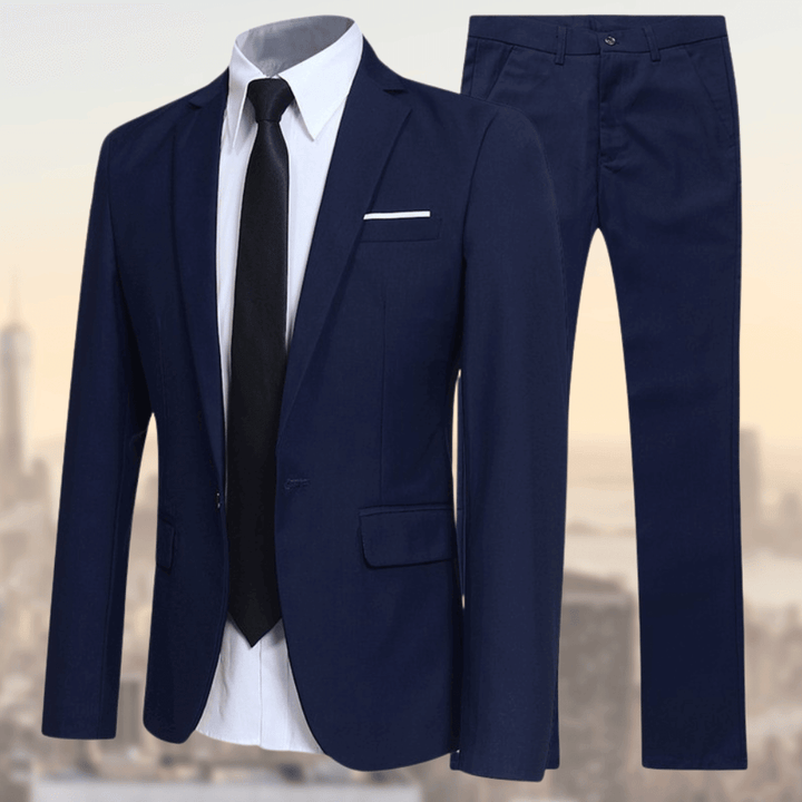 Moderner Slim-Fit Anzug für Herren, unterstreicht Eleganz und bietet hohen Tragekomfort.