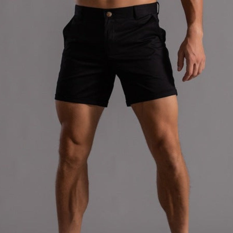 Modische Slim-Fit Chino-Shorts für Herren in Beige, perfekt für den Sommer. Bequeme Herrenmode für Freizeit.